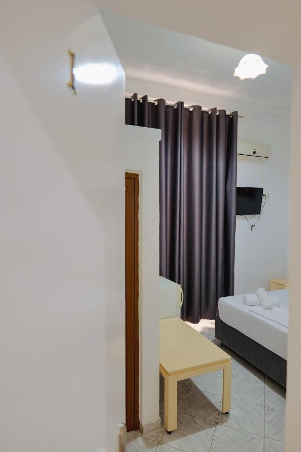 Hotel Casamia Saranda Extérieur photo